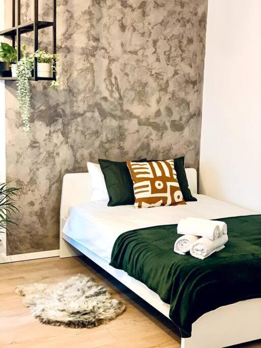 Heart Of The City - Modern Studio With Balcony Apartment Bucharest Luaran gambar